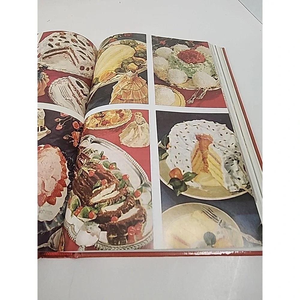 Vintage Betty Crocker's Picture Cook Book 1998 Reprint 1950 Cookery Hardcover